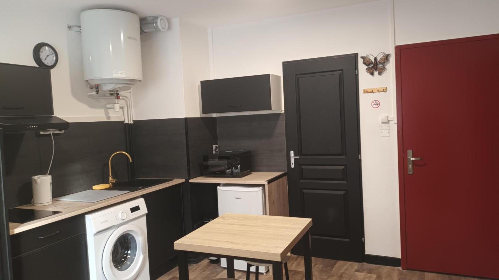 Appartement T1 Proche De Vulcania Pontaumur Kültér fotó