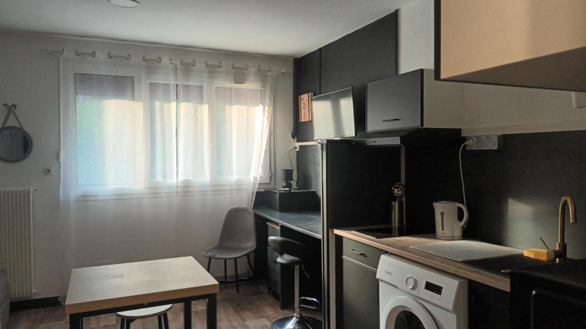 Appartement T1 Proche De Vulcania Pontaumur Kültér fotó