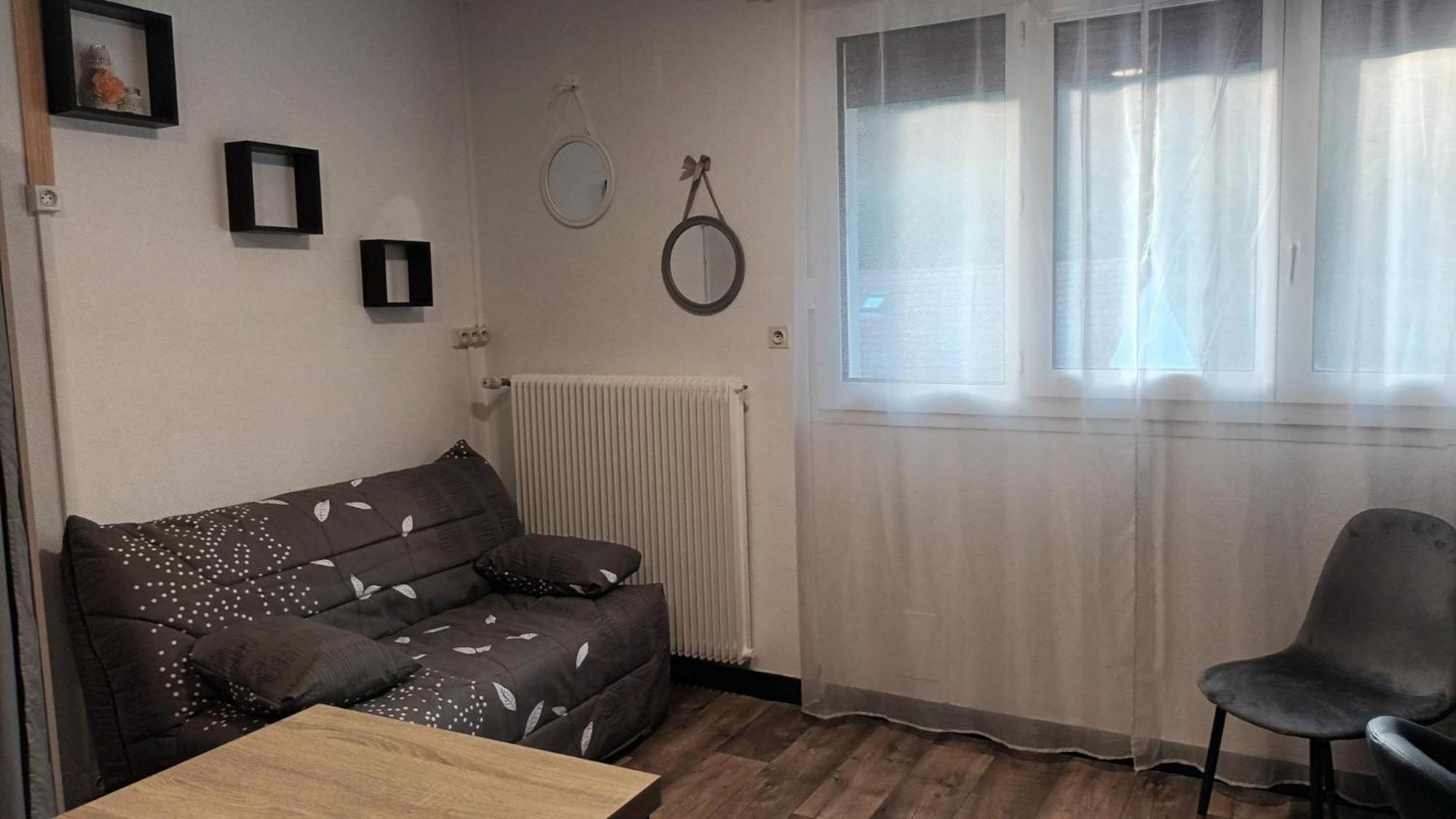 Appartement T1 Proche De Vulcania Pontaumur Kültér fotó